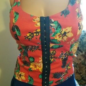 Eyeshadow. Medium size top.